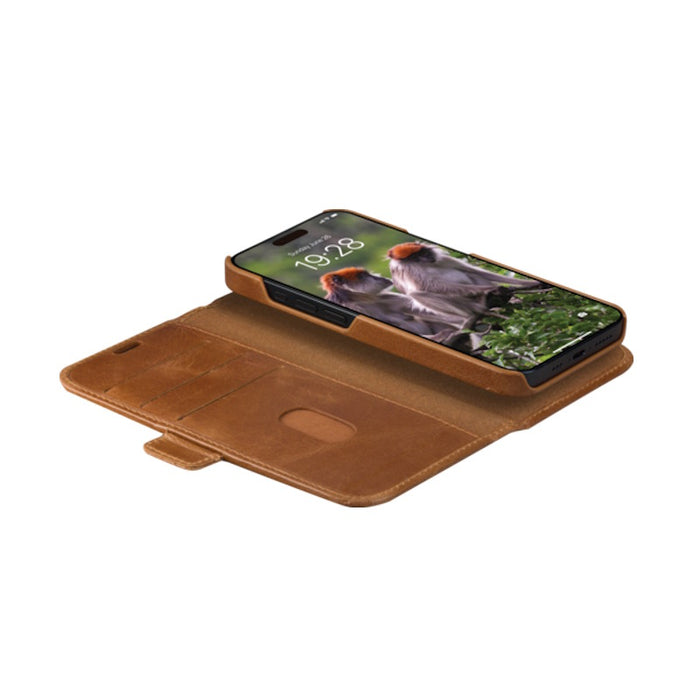 DBramante magnetic wallet case Lynge - tan - for Apple iPhone 15