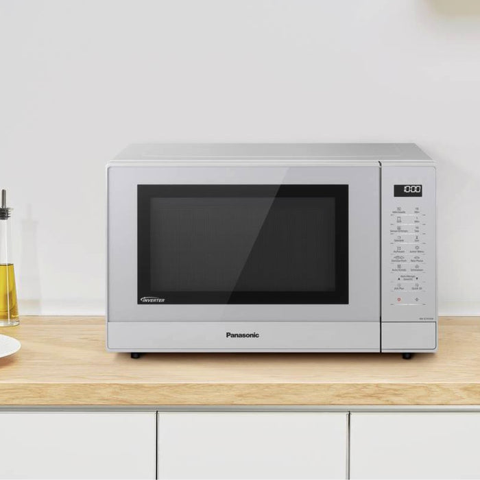 Panasonic NN GT 47